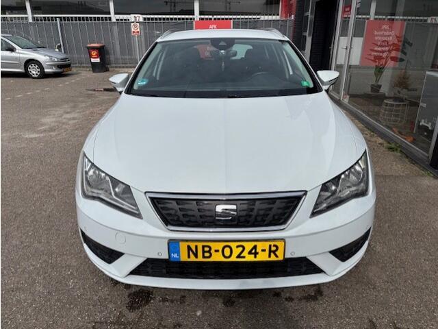 Seat LEON ST 1.0 EcoTSI Style Business Intense DEALERONDERHOUDEN * 3 EIGENAAR * NIEUWE DISTR. MET WATERPOMP.