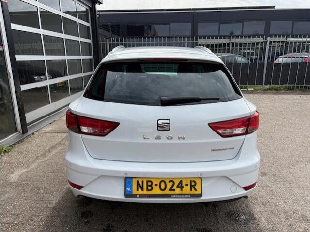 Seat LEON ST 1.0 EcoTSI Style Business Intense DEALERONDERHOUDEN * 3 EIGENAAR * NIEUWE DISTR. MET WATERPOMP.