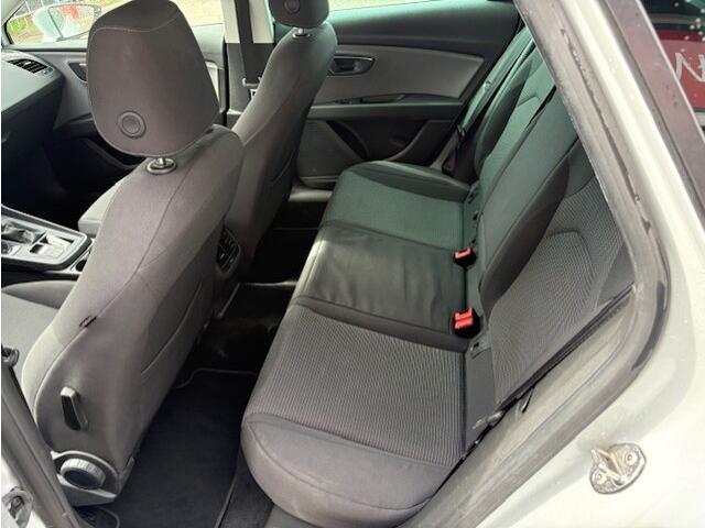 Seat LEON ST 1.0 EcoTSI Style Business Intense DEALERONDERHOUDEN * 3 EIGENAAR * NIEUWE DISTR. MET WATERPOMP.