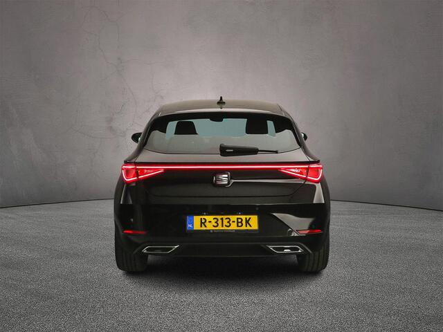 Seat LEON FR Business Intense 1.5 TSI 150pk Adaptive cruise control, Achteruitrijcamera, LED koplampen, Navigatie, Stoelverwarming, App connect, Stuurwiel verwarmd