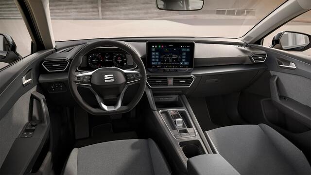 Seat LEON Sportstourer 1.5 eTSI 116 7DSG Style Business Intense | Achteruitrijcamera | Automatisch dimmende binnenspiegel | Donker getinte ruiten achter (vanaf B-stijl)