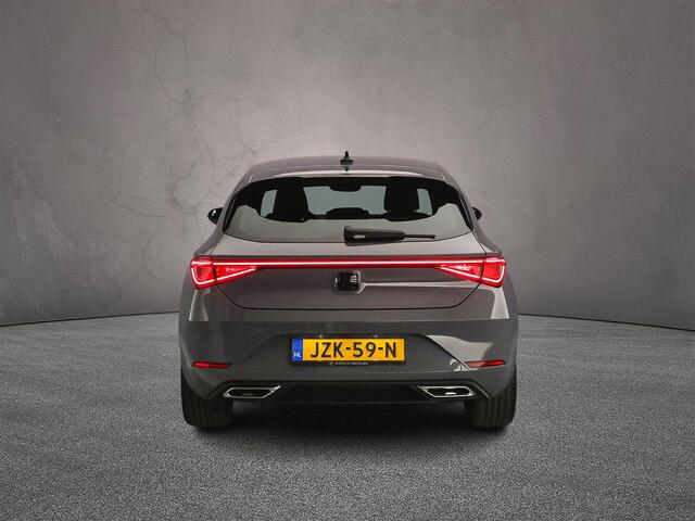 Seat LEON FR Business 1.5 TSI eHybrid 204pk DSG Automaat Adaptive cruise control, Achteruitrijcamera, LED matrix koplampen, Navigatie, Stuurwiel verwarmd, Black pack