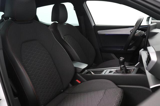 Seat LEON 1.0 TSI FR Launch Edition | Carplay/Android Auto | Stoel & Stuur Verwarming | Camera |