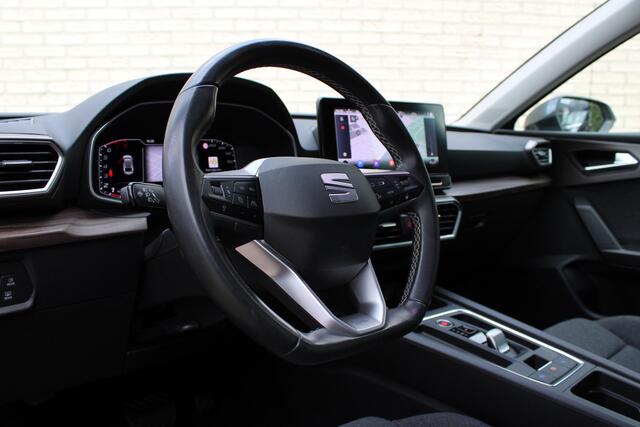 Seat LEON Sportstourer 1.5 eTSI Style Business Intense | Trekhaak | Adaptieve cruise | Camera | Navigatie | Keyless