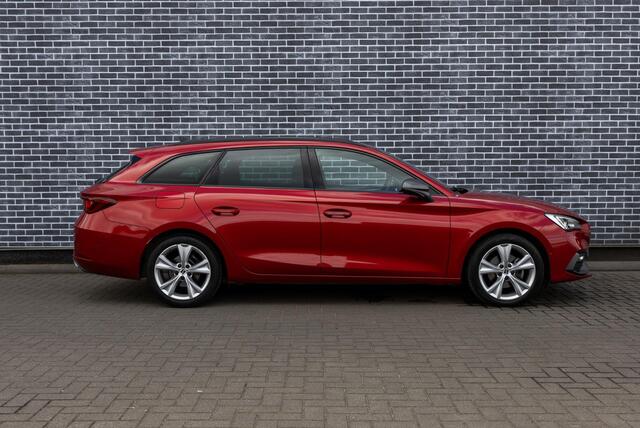 Seat LEON Sportstourer 1.5 TSI FR Launch Edition | Achteruitrijcamera | Parkeersensoren | Navigatie | Apple Carplay | Android Auto | Keyless Entry | Elektrische Achterklep | Stoelverwarming