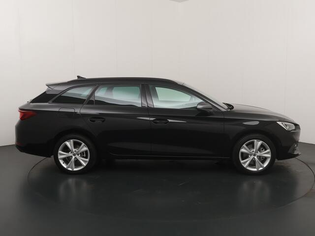 Seat LEON Sportstourer 1.5 TSI e-Hybrid 204pk FR Business | Trekhaak | Stoel- en stuurwiel verwarming | Adapt. Cruise | Camera | 1/2 leer | Fabrieksgarantie t/m 05-2029 |