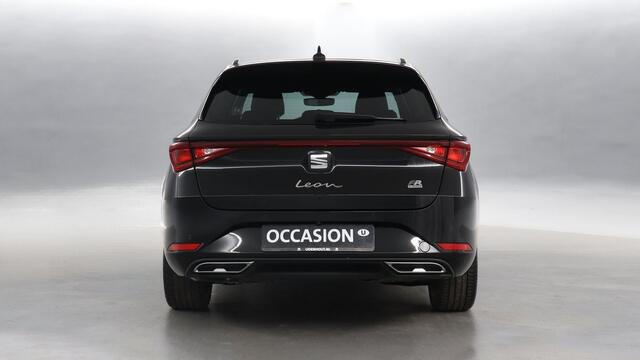 Seat LEON Sportstourer 1.5 TSI e-Hybrid 204pk FR Business DSG / Navigatie / Apple CarPlay / Camera 254