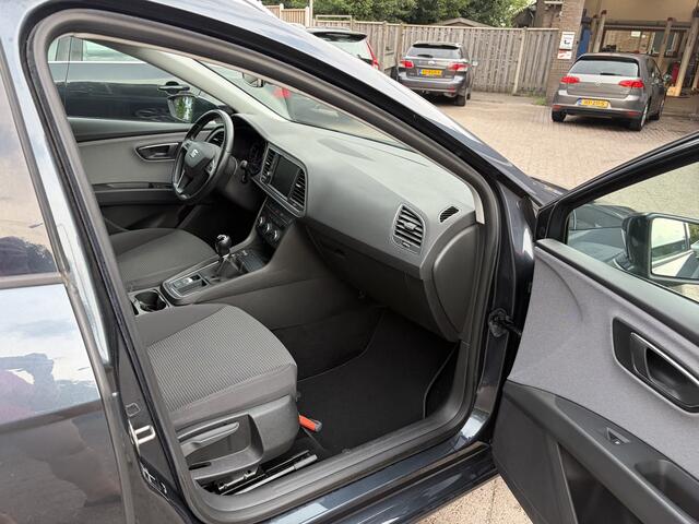 Seat LEON ST 1.0 EcoTSI Style Business Intense TREKHAAK PDC V+A NAVI CARPLAY