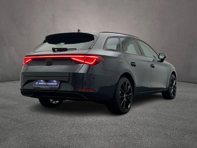 Seat LEON Sportstourer Style Business Intense 1.5 TSI eHybrid 204pk DSG Automaat Adaptive cruise control, Black Pack, Navigatie, LED matrix koplampen, Achteruitrijcamera