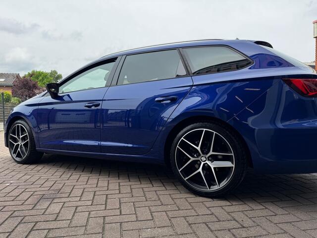 Seat LEON ST 1.4 ECOTSI 150PK FR AUT. / TREKHAAK / CARPLAY / CAMERA / NAVI!