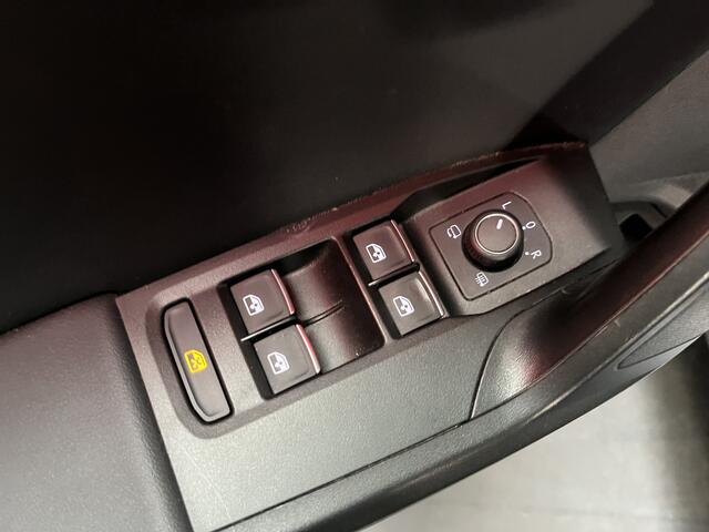 Seat LEON 1.4 TSI eHybrid PHEV FR / AUTOMAAT/ PARK.SENSOR.V+A/ CAMERA/ STUUR+STOELVERWARM./ ACC/ FULL LINK/ DODEHOEK/ KEYLESS/ DIGITAL DASH/ RIJ-MODI/ NAVI/ DAB/ CLIMA/ 17'' LMV