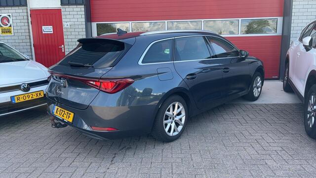 Seat LEON Sportstourer 1.0 TSI Style Launch Edition TREKHAAK / CAMERA / FULL LED / CARPLAY / CLIMA / PDC / ACC / DAB+ / NL-AUTO