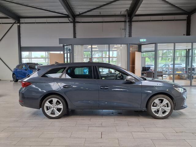 Seat LEON Sportstourer 1.5 TSI e-Hybrid 204pk FR Business | Trekhaak | Stoel- en stuurwiel verwarming | Adapt. Cruise | Camera | 1/2 leer | Fabrieksgarantie t/m 05-2029 |
