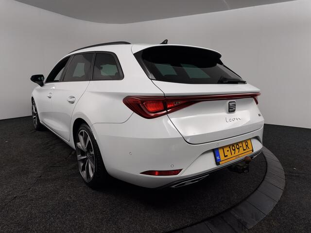 Seat LEON Sportstourer 1.5 eTSI FR Business Intense | Trekhaak | Navigatie | Adaptive Cruise Control | Apple CarPlay / Android Auto |