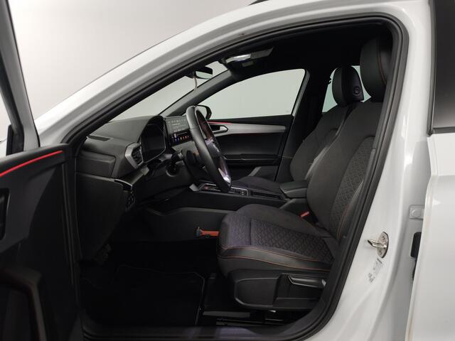 Seat LEON Sportstourer 1.5 eTSI FR Business Intense | Trekhaak | Navigatie | Adaptive Cruise Control | Apple CarPlay / Android Auto |