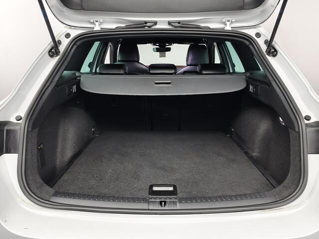 Seat LEON Sportstourer 1.5 eTSI FR Business Intense | Trekhaak | Navigatie | Adaptive Cruise Control | Apple CarPlay / Android Auto |