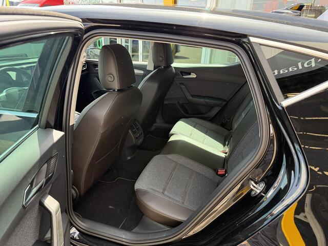 Seat LEON 1.5 eTSI FR Business Intense | NAP | Navigatie | Stoel & stuur verwarming | Achteruitrijcamera | LED | DAB | Climate Control | Draadloze tel lader |