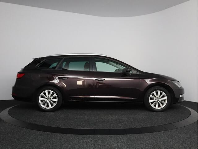 Seat LEON ST 1.0 EcoTSI Style Business Intense | Trekhaak | Navigatie | Station | Climate Control |