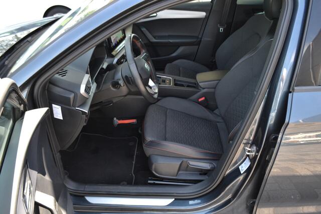 Seat LEON Sportstourer 1.4 TSI eHybrid PHEV 259pk FR | Panoramadak | Achteruitrijcamera | Stuur en stoelverw. | Spoorwisselassistent | Carplay | Dynamische besturing |