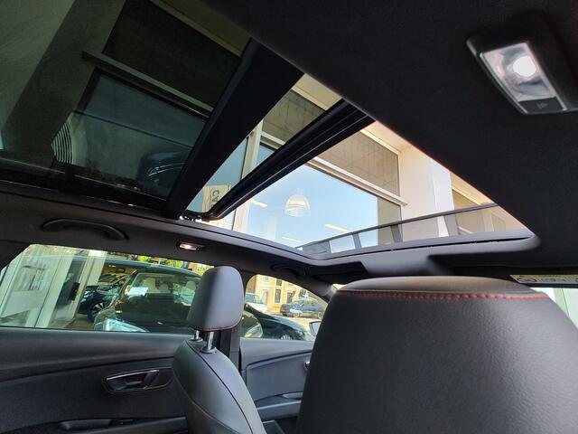 Seat LEON ST 1.5 TSI FR BUSINESS INTENSE Open dak | Trekhaak | Carplay/Android