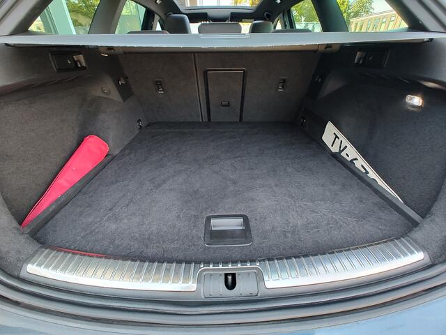 Seat LEON ST 1.5 TSI FR BUSINESS INTENSE Open dak | Trekhaak | Carplay/Android