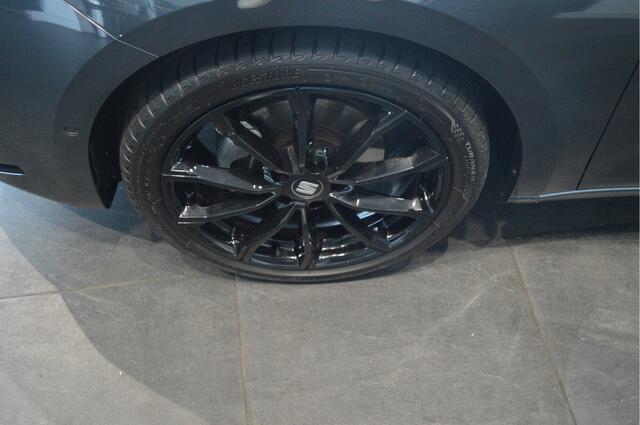 Seat LEON Sportstourer 1.0 eTSI FR navi pano leer camera cruise 18 inch !!