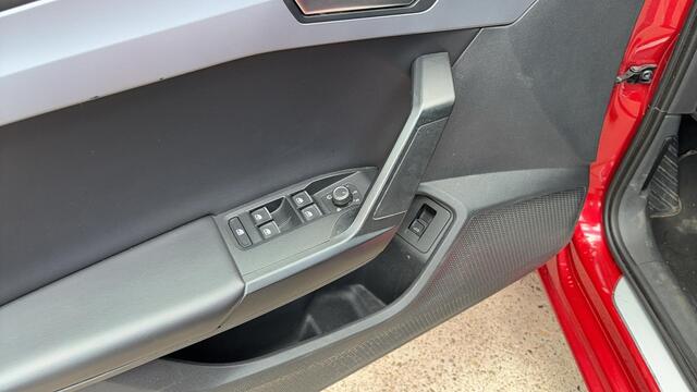 Seat LEON Sportstourer 1.5 eTSI FR Launch Edition AUTOMAAT / CAMERA / SFEER / CARPLAY / ACC / STUURVERW / FULL LED / CLIMA / PDC