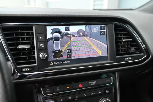 Seat LEON 1.5 TSI FR / PANO / VIRTUAL COCKPIT / SFEERVERLICHTING / LED MATRIX / CAMERA / ACC / 18"