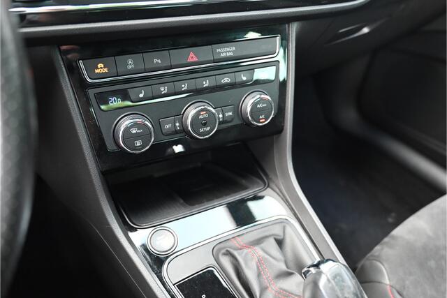 Seat LEON 1.5 TSI FR / PANO / VIRTUAL COCKPIT / SFEERVERLICHTING / LED MATRIX / CAMERA / ACC / 18"