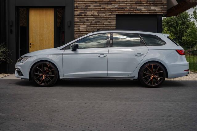Seat LEON ST Cupra 300 4Drive Pano/Schaalstoel/Dynamic-Grey/DCC/ACC/VOL