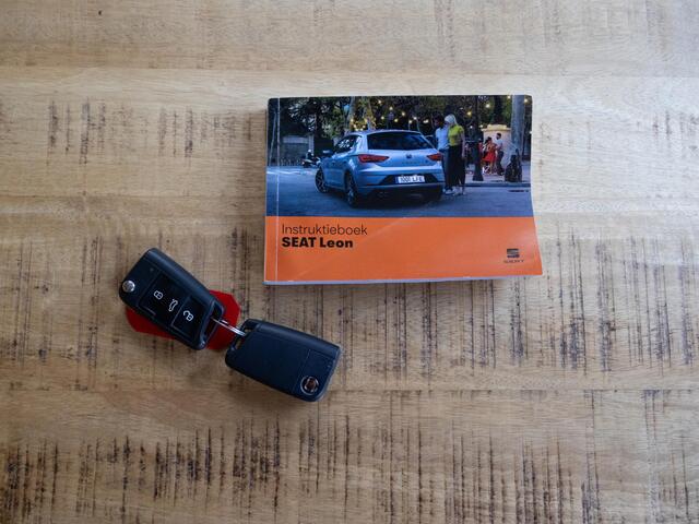 Seat LEON 1.5 TSI FR Business Intense ACC 19" Beats Camera