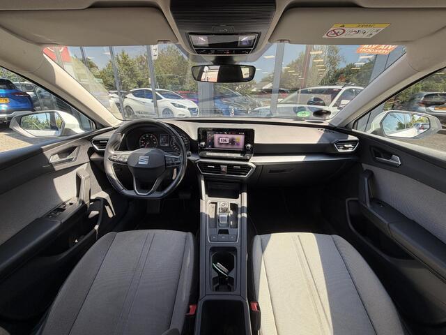 Seat LEON Sportstourer 1.5 eTSI Style | Stoelverwarming | Trekhaak | Stuurverwarming |