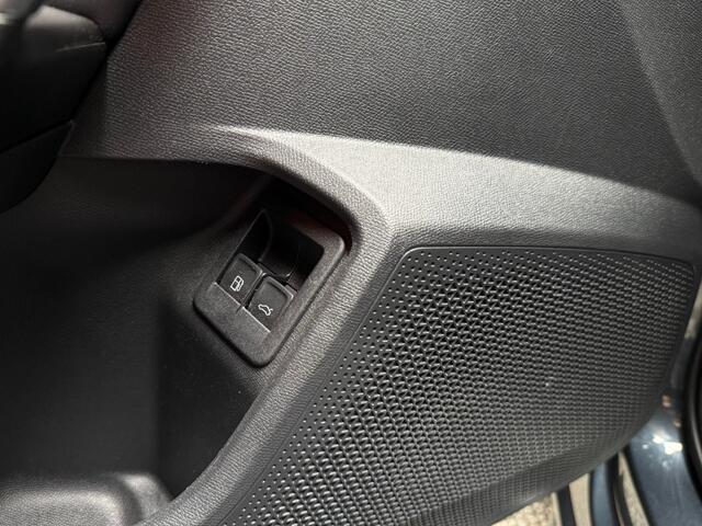 Seat LEON Sportstourer 1.4 e-Hybrid VZ Copper Panorama Matrix LED volleder BTW ACC 19 inchCarPlay