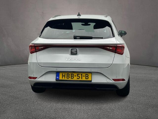 Seat LEON Sportstourer Style Business Intense 1.5 eTSI 150pk DSG Automaat Adaptive cruise control, Navigatie, Achteruitrijcamera, LED koplampen, Parkeersensoren