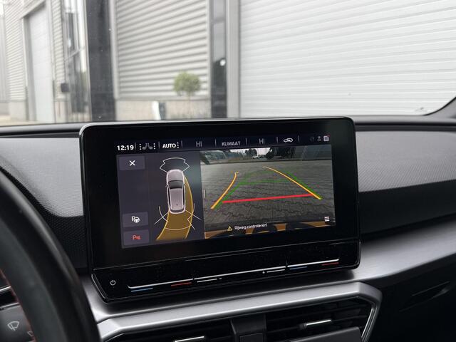 Seat LEON 1.5 eTSI FR FR | Carplay | ACC | DCC | LED | Parkeersensoren | Trekhaak | Dealer Onderhouden