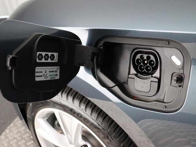 Seat LEON 1.5 TSI e-Hybrid FR PHEV First Edition (NL-Auto / ACC / Camera / Carplay / 132km accu)