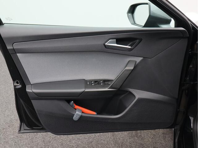Seat LEON Sportstourer 1.0 TSI Style Business Intense/ lage km!