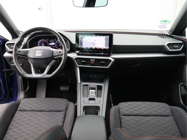 Seat LEON Sportstourer 1.5 eTSI FR Business Intense/ lage km/ trekhaak!