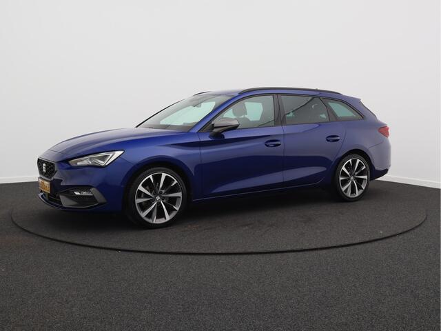 Seat LEON Sportstourer 1.5 eTSI FR Business Intense/ lage km/ trekhaak!