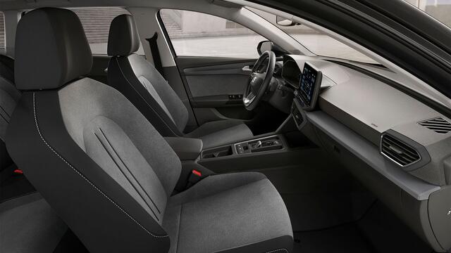 Seat LEON Sportstourer 1.5 eTSI 116 7DSG Style Business Intense | Achteruitrijcamera | Automatisch dimmende binnenspiegel | Donker getinte ruiten achter (vanaf B-stijl)