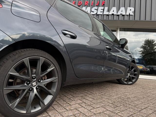 Seat LEON 1.4 TSI eHybrid PHEV FR - 204PK Trekhaak Camera Carplay ACC