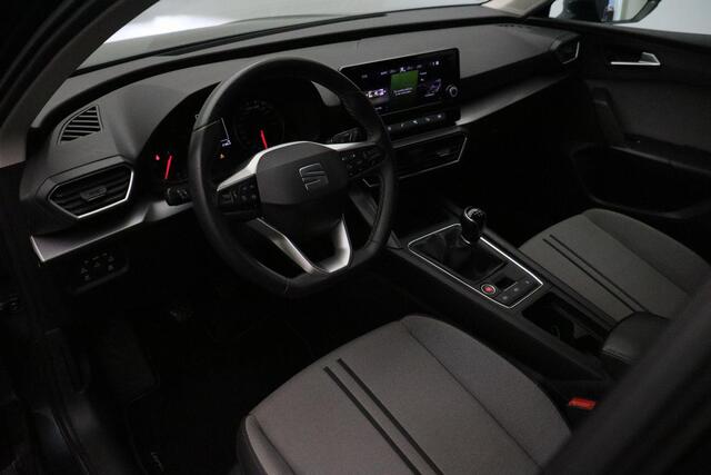 Seat LEON Sportstourer 1.5 TSI Style 2021 NAP | Carplay | Trekhaak | Cruise control | Climate control | Bluetooth | DAB+ | Lichtmetaal 18 inch | PDC | LED | Keyless
