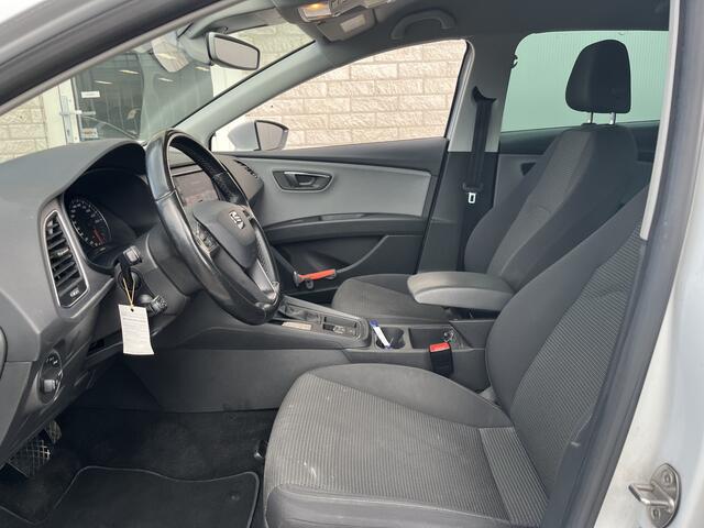 Seat LEON ST 1.0 EcoTSI Style Business Intense / AUTOMAAT/ FULL LINK/ PARKEER SENSOREN V+A/ CRUISE CONTROL/ KEYLESS/ DAB/ CLIMA/ 16'' LMV