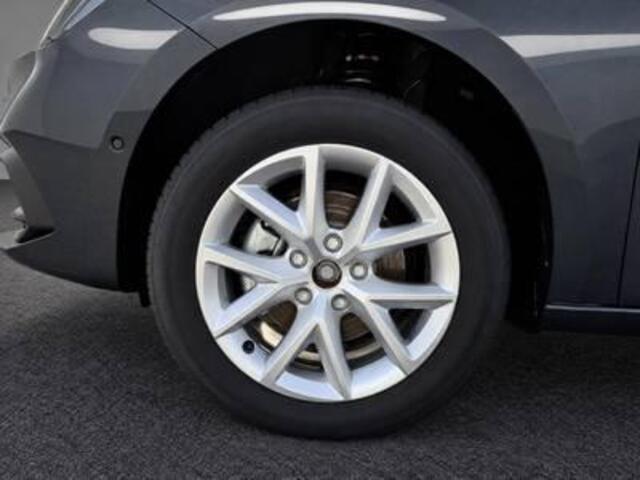 Seat LEON Sportstourer Style Business Intense 1.5 eTSI 115 PK Station | Matrix verlichting | Metallic Lak | Herwaardering!!