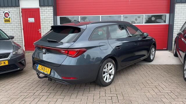 Seat LEON Sportstourer 1.0 TSI Style Business Intense TREKHAAK / CAMERA / CARPLAY / NAVI / CLIMA / PDC / BLUETOOTH / ACC / NL-AUTO