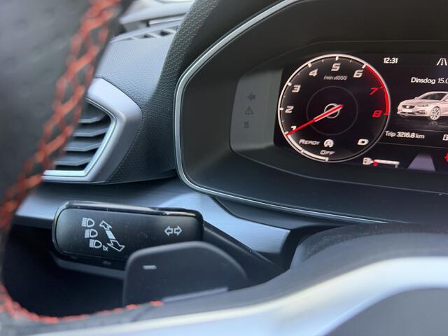 Seat LEON Sportstourer 1.5 eTSI FR Business Intense 150PK | Schuifdak/Pano | Beats Audio | Full LED |