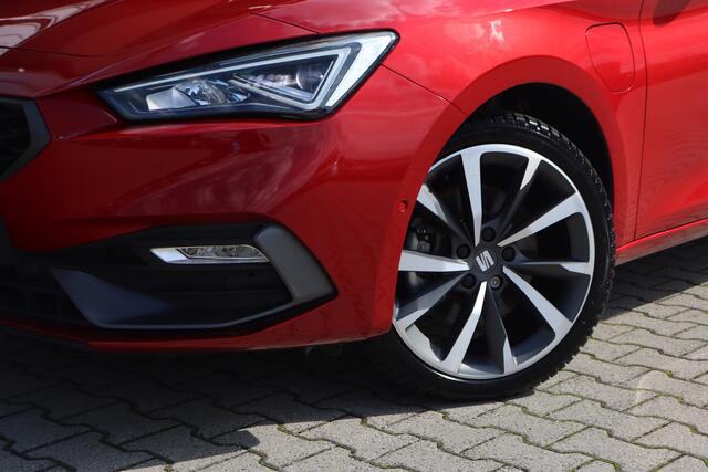 Seat LEON Sportstourer 1.4 TSI eHybrid PHEV FR | Pano | Camera | ACC |