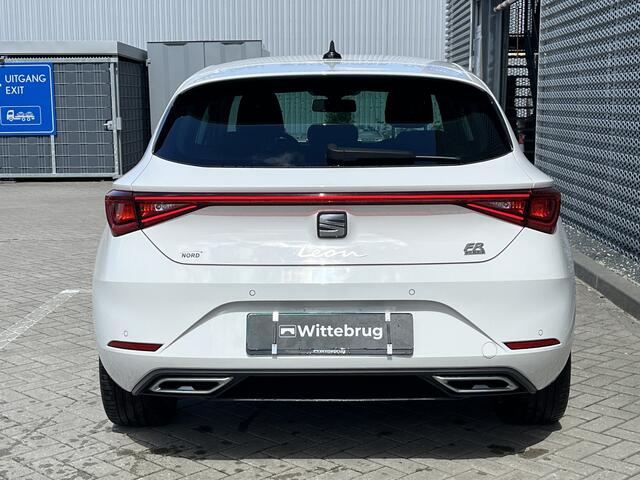 Seat LEON 1.4 TSI eHybrid PHEV FR / SOH 97% / Navigatie / LED / Parkeersensoren A / Digital cockpit / Verwarmb stoelen / 17''LMV
