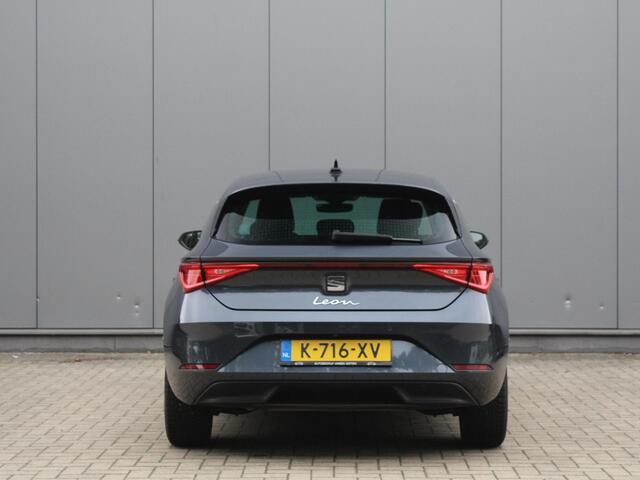 Seat LEON 1.0 TSI 110pk Style Launch Edition | Achteruitrijcamera | Navigatie | Carplay | DAB | LED