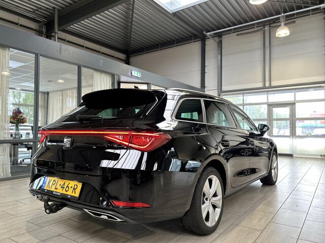 Seat LEON Sportstourer 1.5 TSI e-Hybrid 204pk FR Business PHEV | Trekhaak | Stoel- en stuurwiel verwarming | Adapt. Cruise | Camera | 1/2 leer | Fabrieksgarantie t/m 05-2028 |